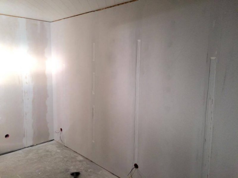 Spackling och golvläggning